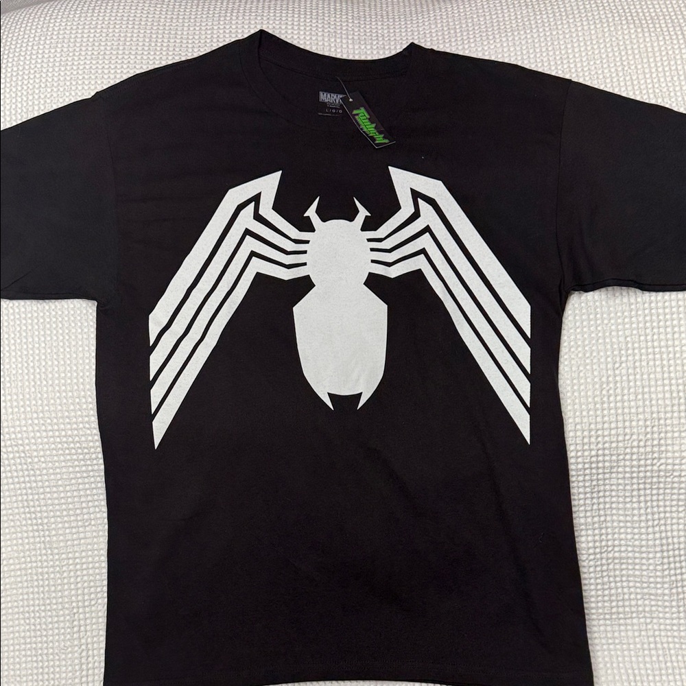 Marvel Black and White Spider Emblem Men's Tee - Large